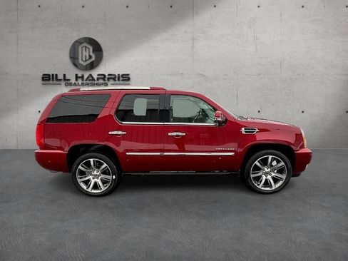 Used 2014 Cadillac Escalade Luxury image 4