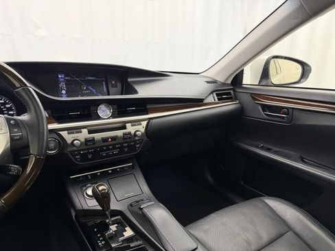 Used 2013 Lexus ES 350 w/ Luxury Pkg FWD image 12