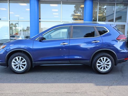 Used 2018 Nissan Rogue SV w/ Premium Package AWD/4WD image 2