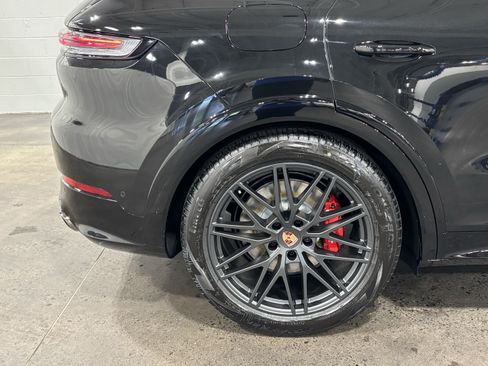 New 2026 Porsche Cayenne GTS AWD/4WD image 36