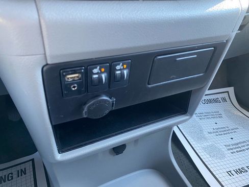 Used 2016 Toyota Sienna image 17