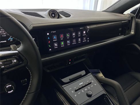 Used 2025 Porsche Cayenne Turbo image 20