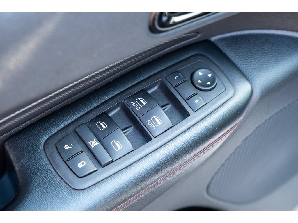 Used 2025 Dodge Durango GT RWD image 14