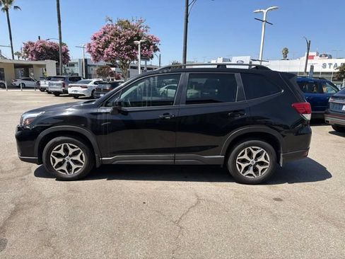 Used 2020 Subaru Forester Premium AWD/4WD image 4