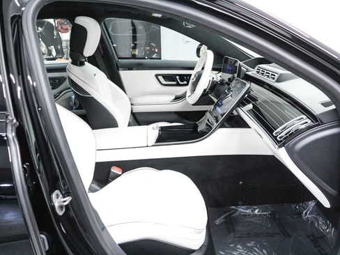 Used 2024 Mercedes-Benz S 63 AMG S image 18