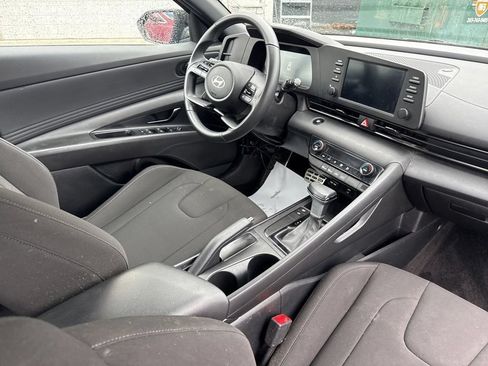 Used 2025 Hyundai Elantra Sport FWD image 46