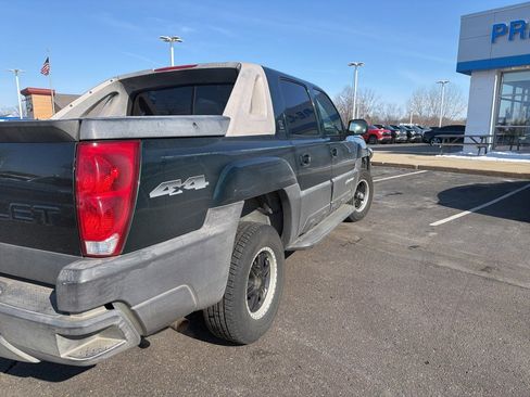 Used 2003 Chevrolet Avalanche 4x4 image 9