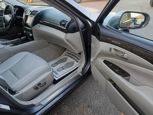 Used 2012 Lexus LS 460 w/ Luxury Value Edition RWD image 16