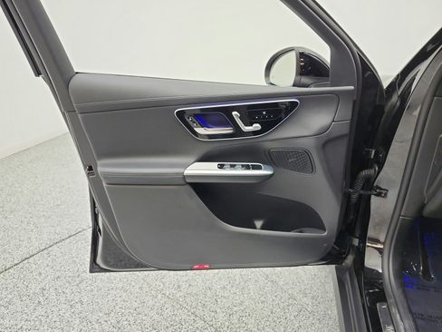 Used 2023 Mercedes-Benz GLC 300 4MATIC image 12