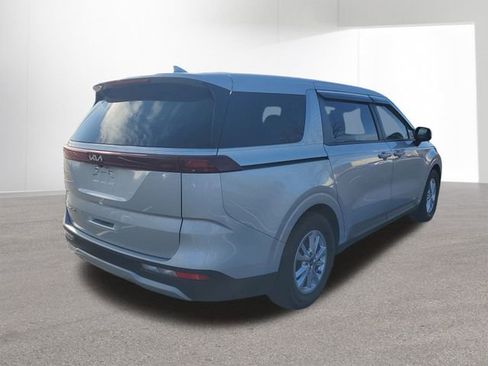 Used 2022 Kia Carnival LX image 13