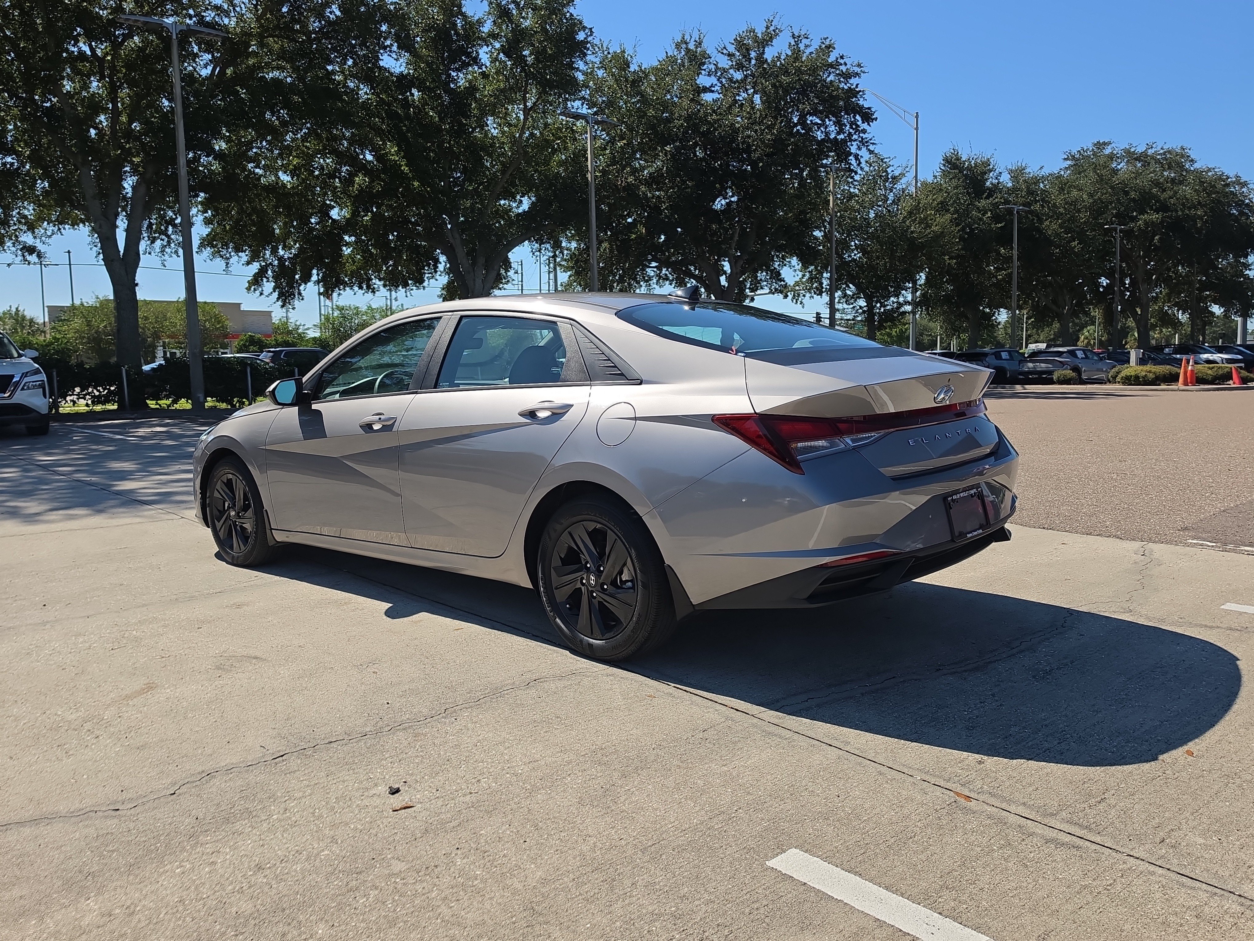 Used 2023 Hyundai Elantra SEL FWD image 6