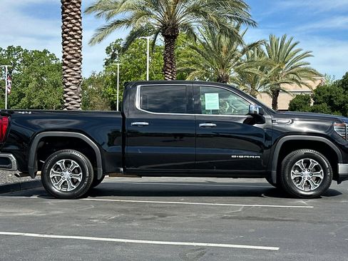 Used 2024 GMC Sierra 1500 SLT image 2