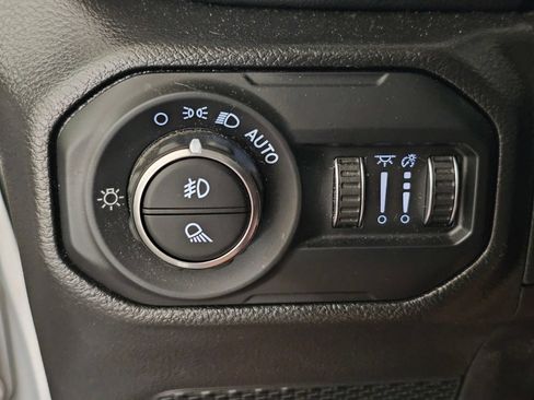 Used 2022 Jeep Gladiator Overland w/ Popular Equipment Package AWD/4WD image 21