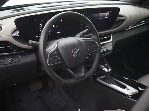 Used 2024 Buick Envista Avenir image 25