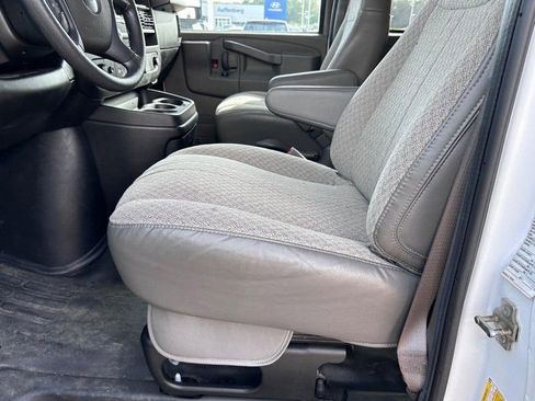 Used 2022 Chevrolet Express 3500 LS image 16