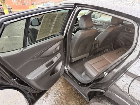 Used 2025 Buick Envista Sport Touring w/ Convenience I Package image 12