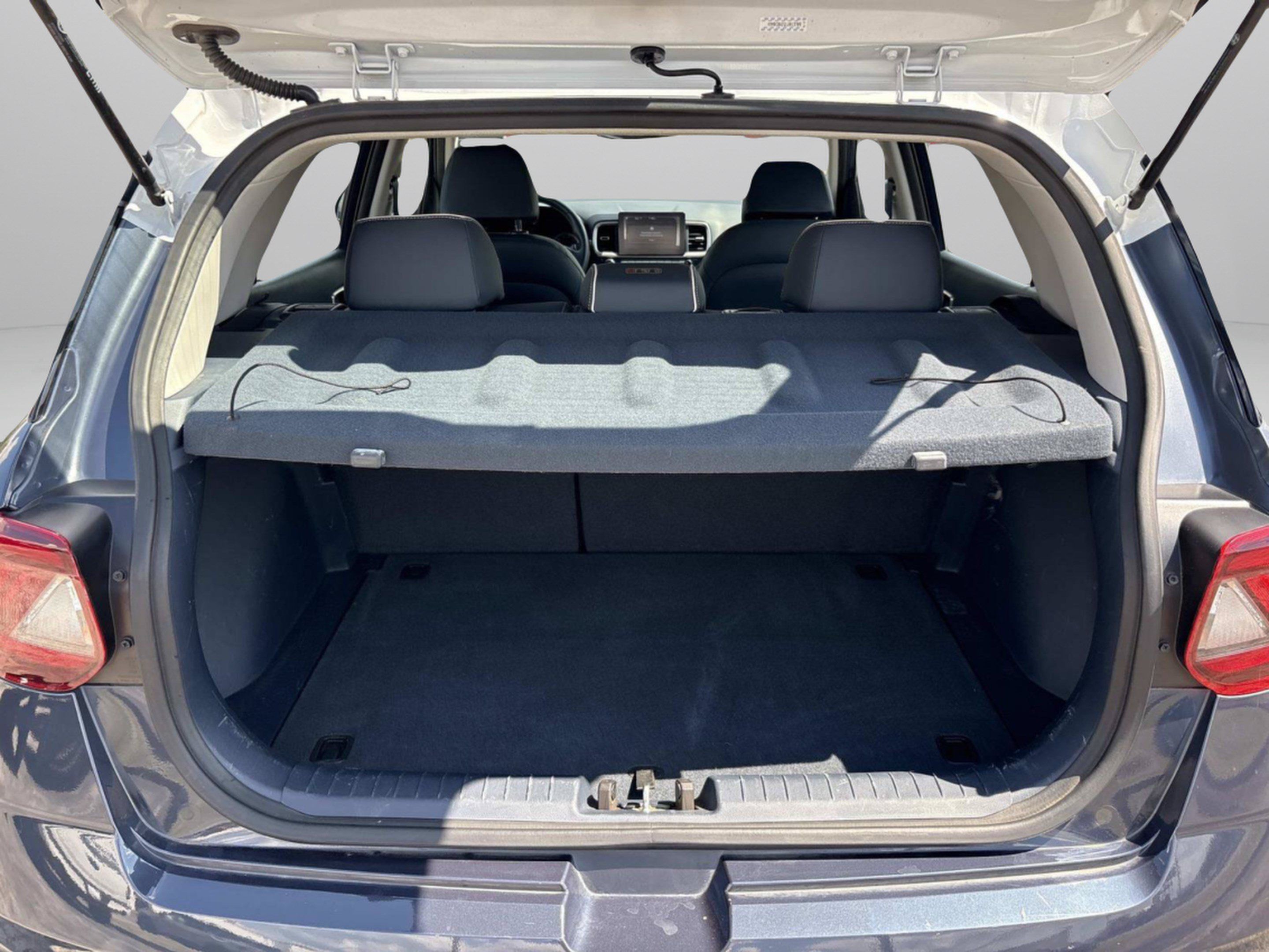 Used 2020 Hyundai Venue FWD image 9