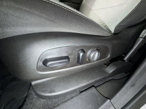 Used 2020 Chevrolet Equinox LS w/ LS Convenience Package image 14