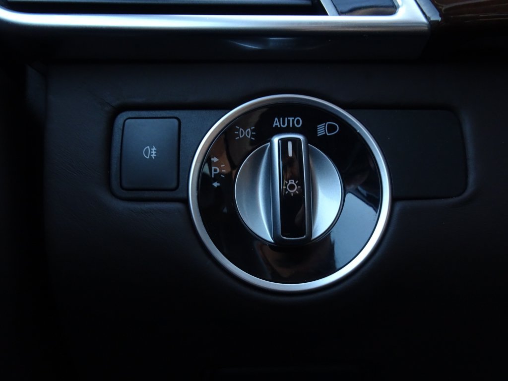 Used 2018 Mercedes-Benz GLS 550 4MATIC image 30