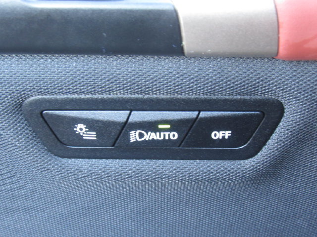 Used 2022 BMW iX xDrive50 w/ Sport Package AWD/4WD image 37