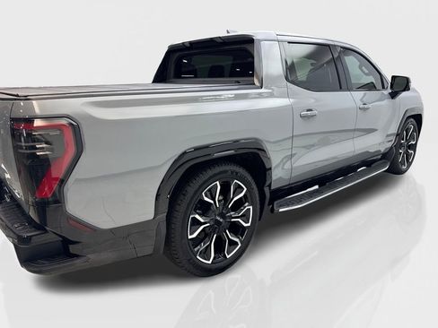Used 2024 GMC Sierra EV Denali AWD/4WD image 12