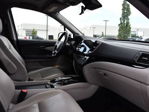 Used 2019 Honda Pilot Touring image 28