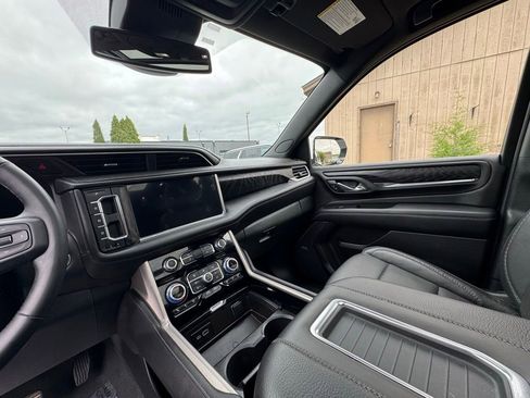 Used 2024 GMC Yukon Denali AWD/4WD image 20