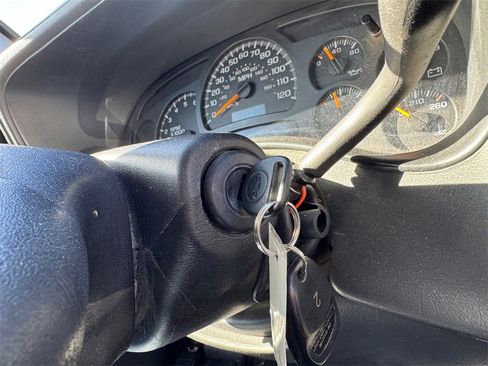 Used 2005 Chevrolet Silverado 2500 LS w/ Skid Plate Package image 22