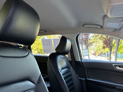 Used 2023 Ford Edge SEL image 19