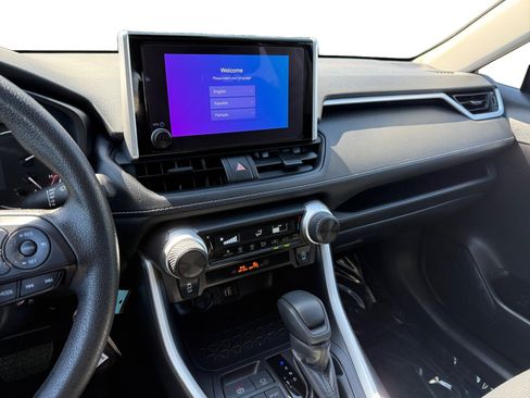 Used 2025 Toyota RAV4 LE AWD/4WD image 12