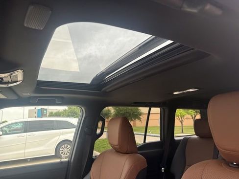 Used 2026 Lexus GX 550 image 11