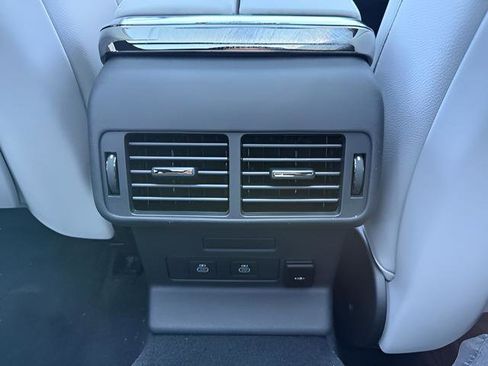 New 2026 Land Rover Range Rover Velar Dynamic SE AWD/4WD image 28