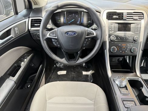 Used 2018 Ford Fusion S FWD image 12