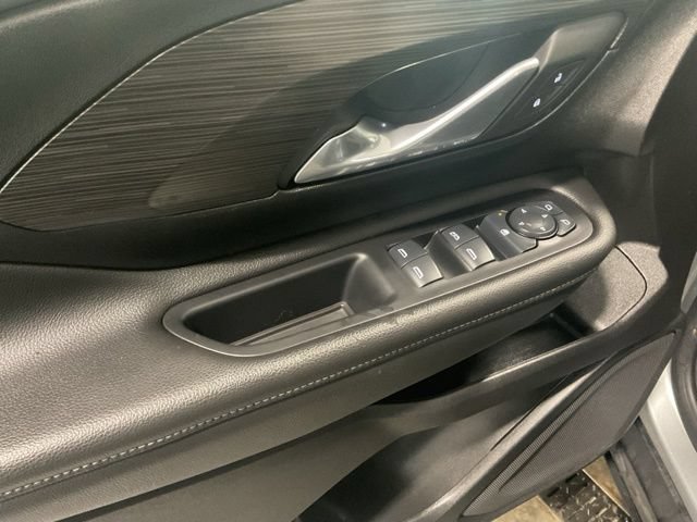 Used 2024 GMC Terrain SLE AWD/4WD image 25