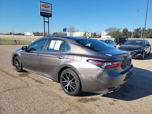 Used 2024 Toyota Camry SE image 23