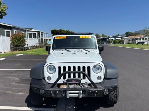 Used 2016 Jeep Wrangler Sport w/ Quick Order Package 24S AWD/4WD image 4