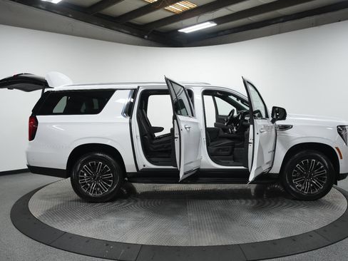 New 2026 GMC Yukon XL Elevation w/ Elevation Premium Package image 10