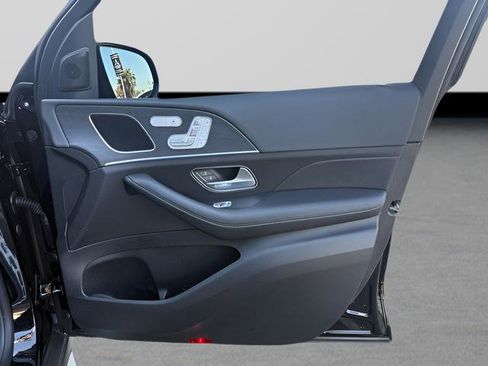 Used 2025 Mercedes-Benz GLE 450e 4MATIC image 26