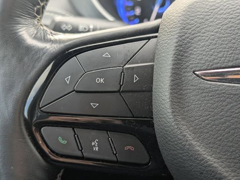 Used 2021 Chrysler Pacifica Touring-L w/ Uconnect Theater Family Group image 14