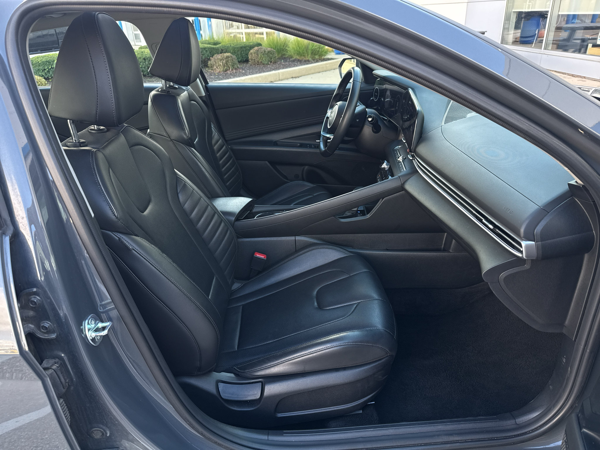 Used 2024 Hyundai Elantra Limited FWD image 34