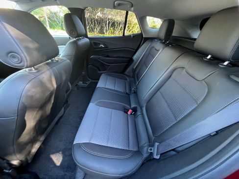 Used 2025 Chevrolet Trax LT image 23