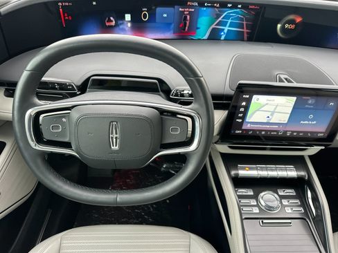 New 2026 Lincoln Nautilus Reserve AWD/4WD image 13
