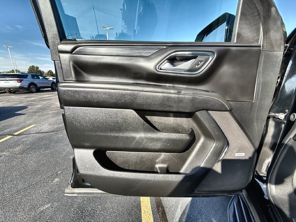 Used 2024 GMC Yukon XL SLT RWD image 16