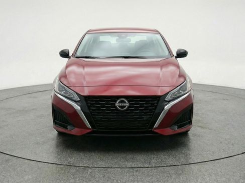 Used 2025 Nissan Altima 2.5 SV image 2