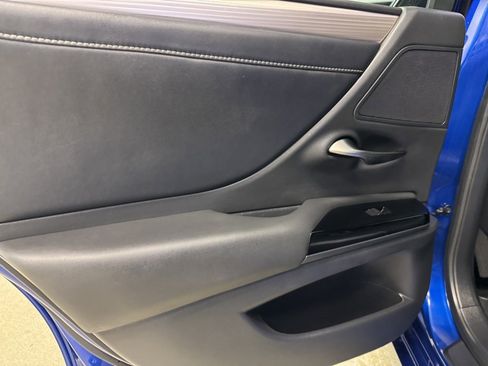 Used 2022 Lexus ES 300h F Sport image 14