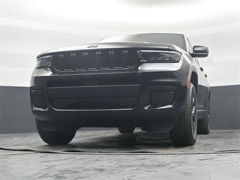 New 2025 Jeep Grand Cherokee L Altitude image 46