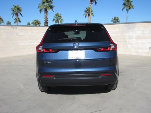 Used 2024 Honda CR-V LX image 7