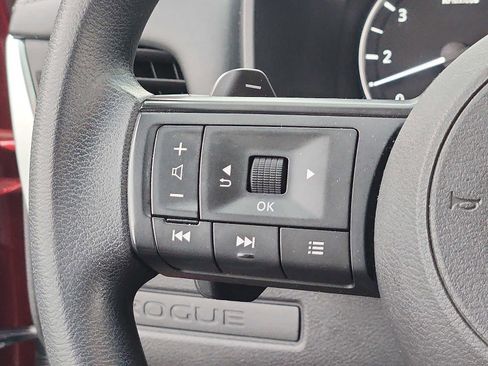 Used 2023 Nissan Rogue S AWD/4WD image 20