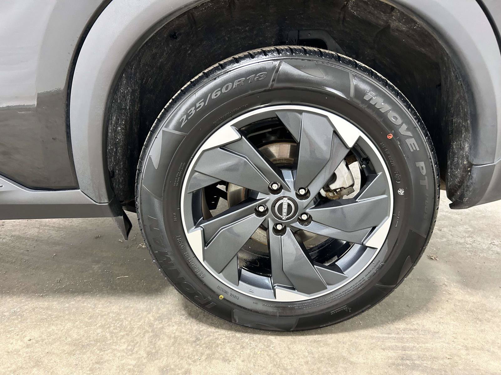 Used 2025 Nissan Rogue SV AWD/4WD image 7