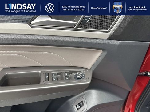 Used 2022 Volkswagen Atlas Cross Sport SEL image 17